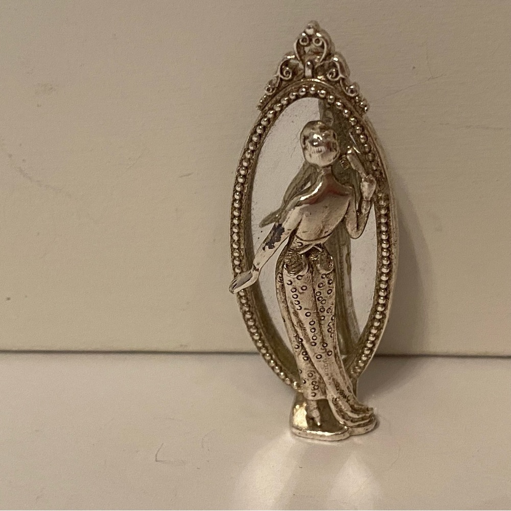 BROOCH PIN OVAL DECO LADY STANDING IN MIRROR SILVER TONE